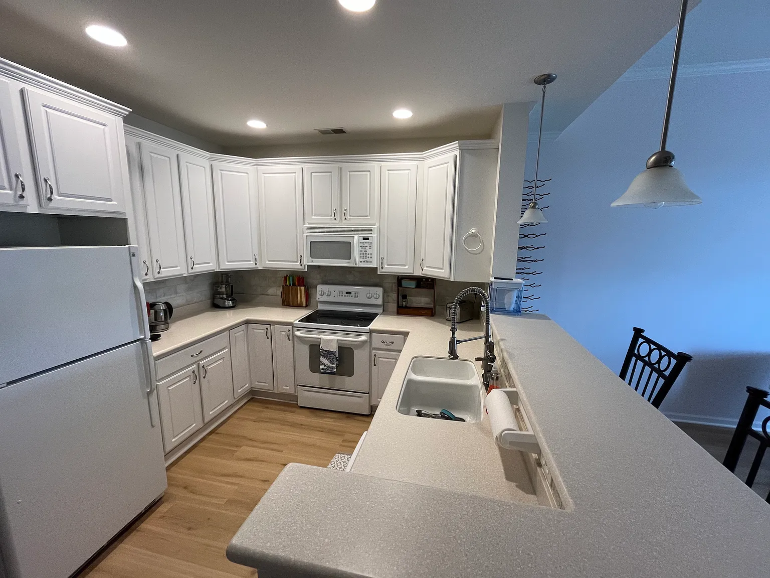 2 bed, 950 sqft, $2,295 — Photo 2