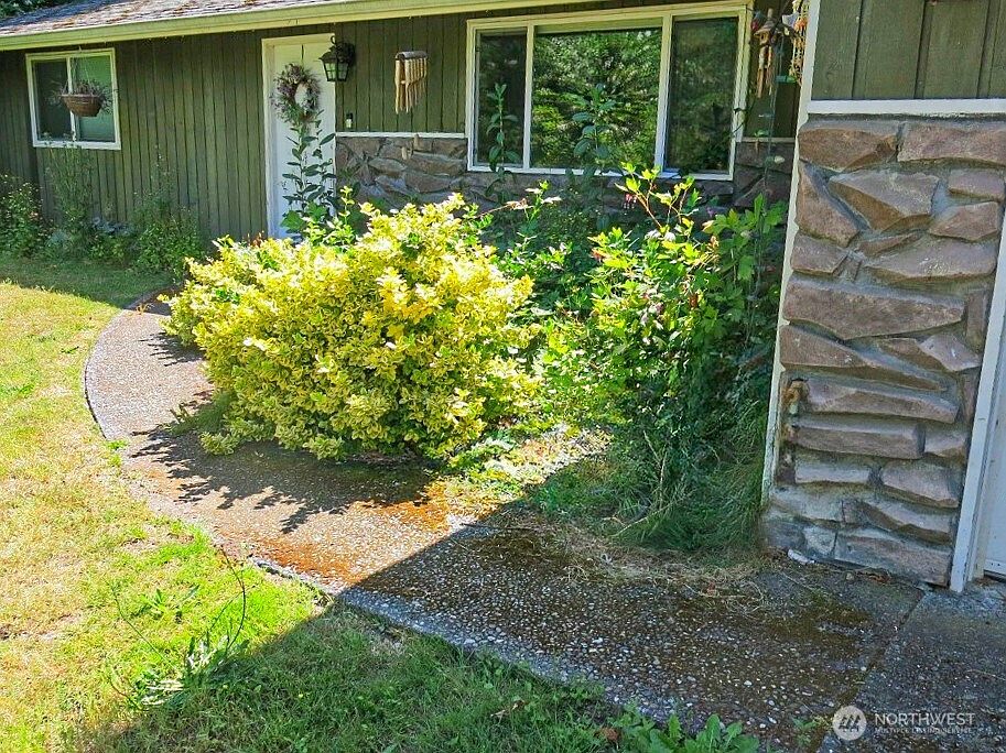 2nd image of 3440 Emma Road