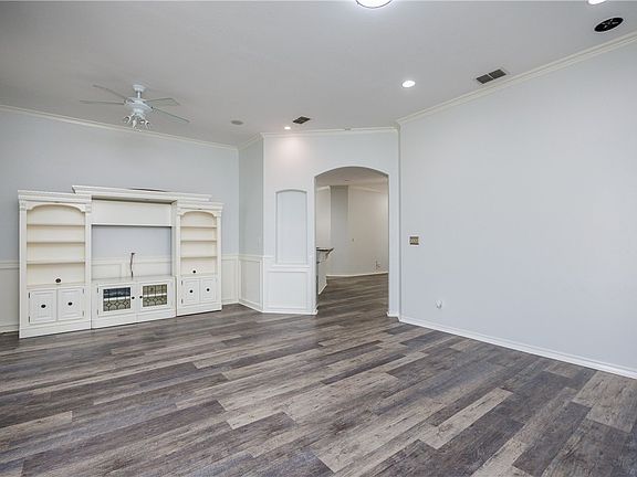 3rd image of 6825 Windy Creek Dr