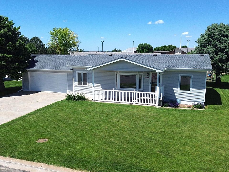 230 W 16th St, Imperial, NE 69033 MLS 32616 Zillow