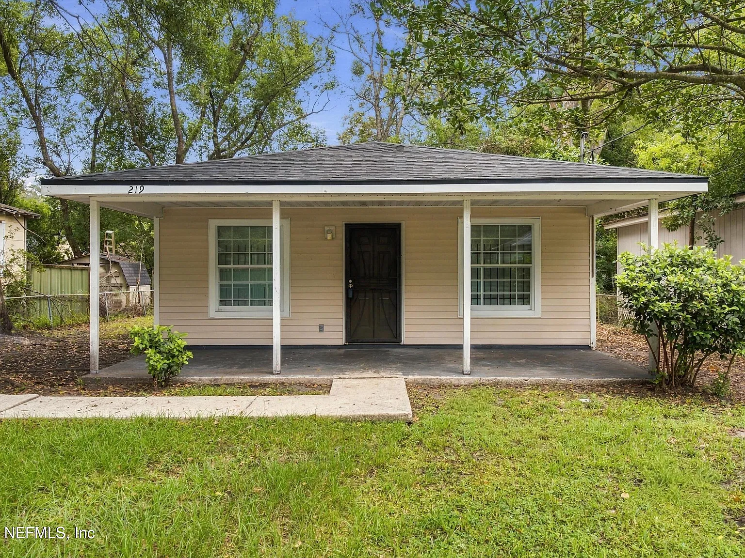 3 bed, 2.0 bath, 1075 sqft, $1,400 — Photo 1