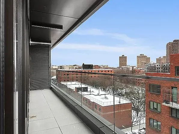 429 Kent Ave #912, Brooklyn, NY 11249