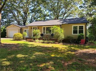 1704 Rhyne Rd, Dallas, NC 28034