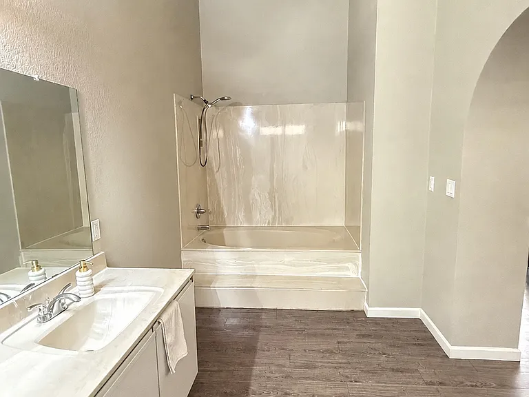 11281 E Sunnyside Dr — Photo 15