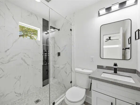 1503 Cavalcade St, Houston, TX 77009
