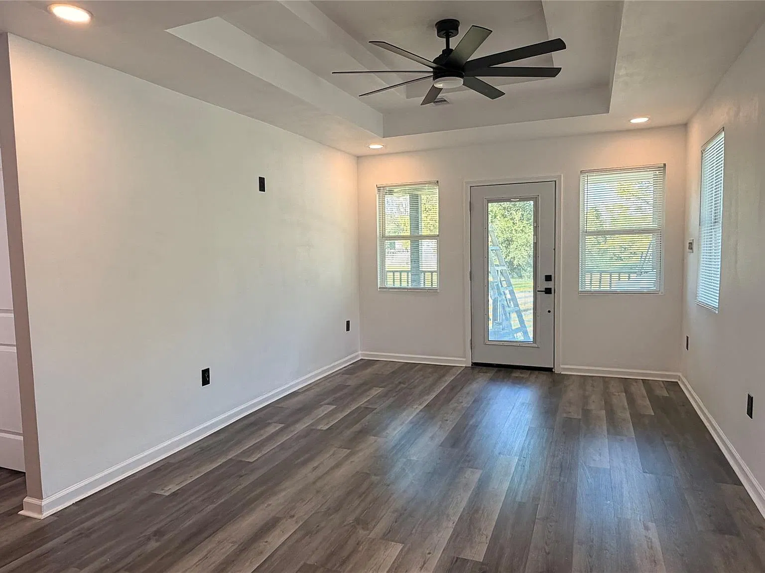 3 bed, 2.0 bath, 1200 sqft, $165,000 — Photo 4