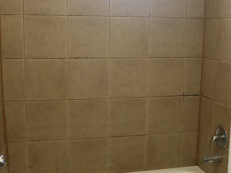 327 Regency Dr — Photo 17