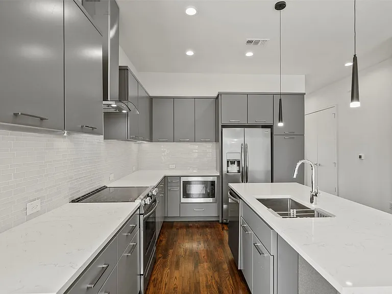 6250 Oram St #104 — Photo 8