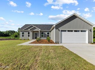 404 Wade Dr, Richlands, NC 28574
