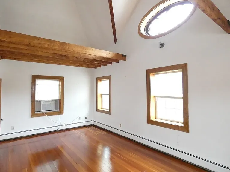 675 Grove St #A — Photo 3