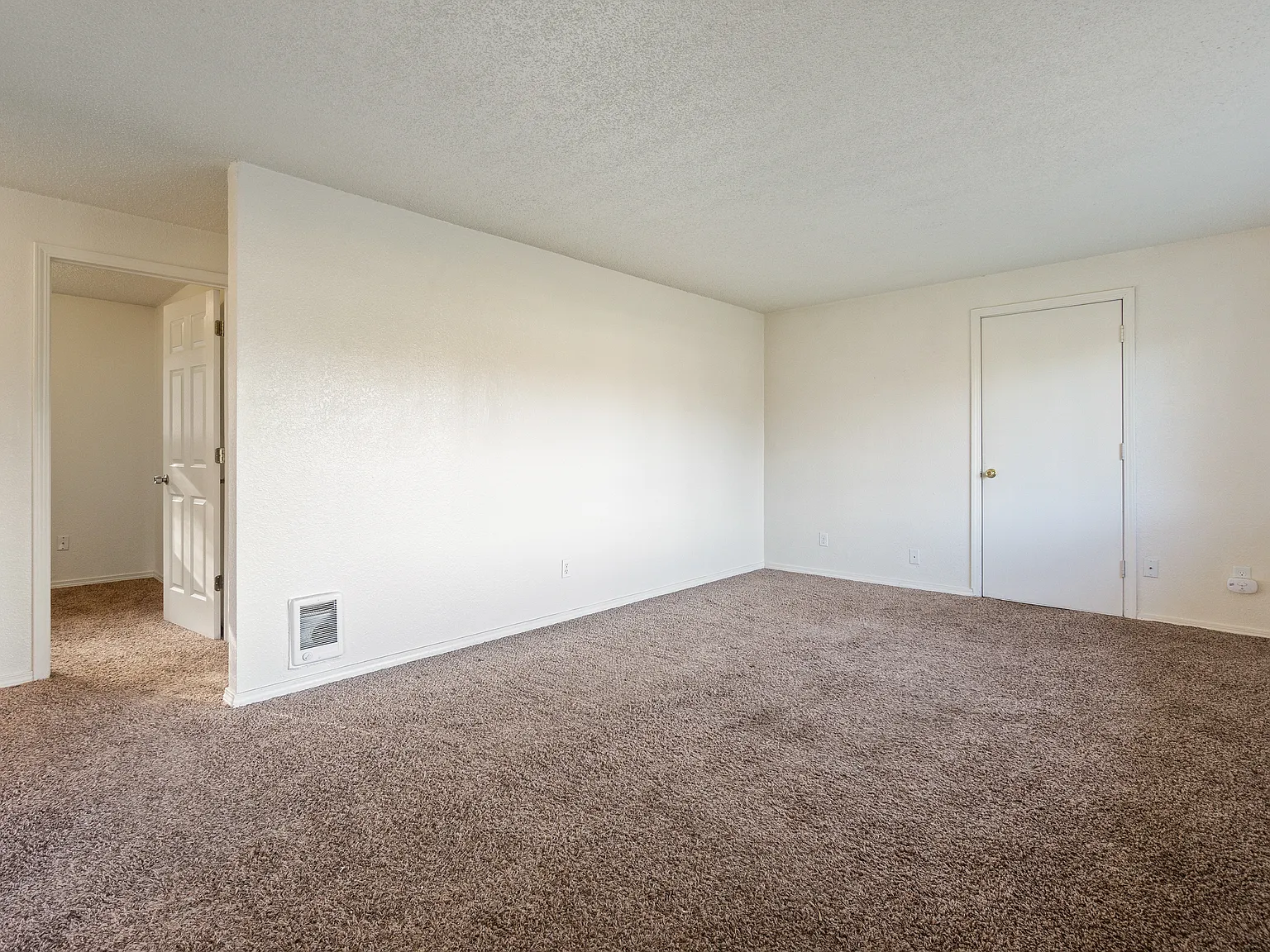 748 Old Pacific Highway SE, Olympia - A — Photo 3