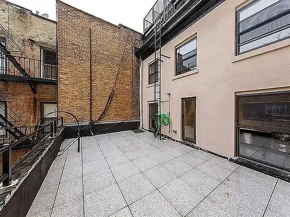 222 E 12th St, New York, NY
