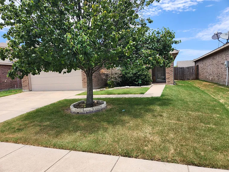 5716 Talons Crest Cir — Photo 2