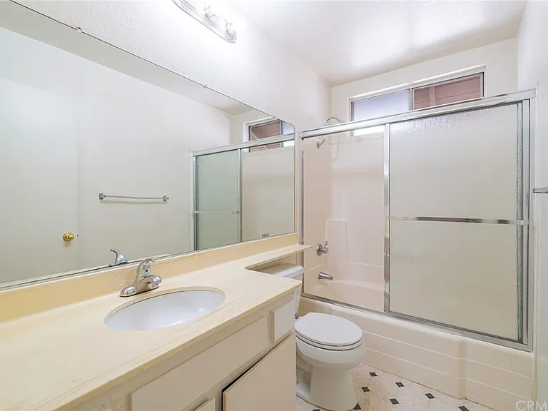 615 Utica Ave #4 — Photo 38