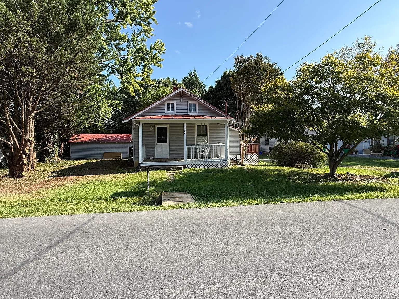 3 bed, 680 sqft, $1,400 — Photo 2