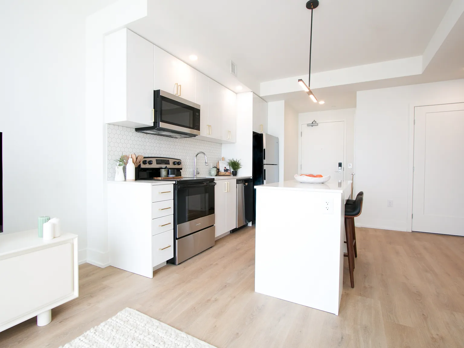 2070 Scott Street — Photo 1