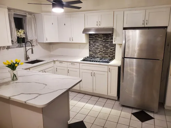 8715 Sea View Avenue image 1 of 3