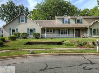 1317 Woodingham Dr, East Lansing, MI 48823