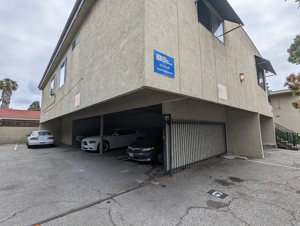 4524 S Slauson Ave — Photo 3