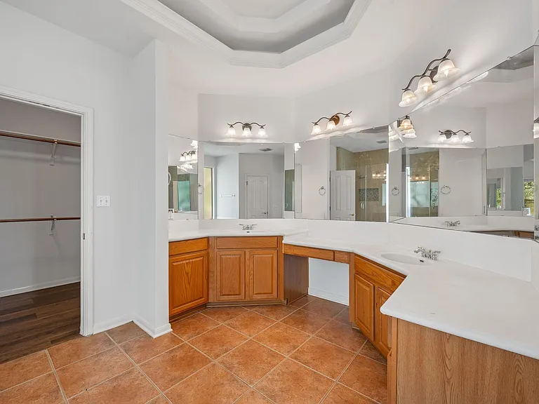 6920 Larue Belle Cv — Photo 27