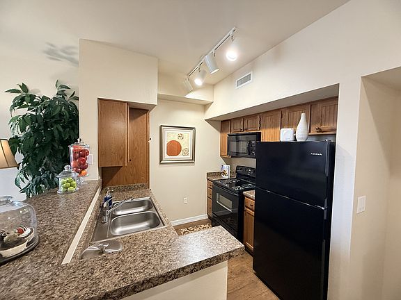 4th image of 1600 N Resler Dr APT 2405
