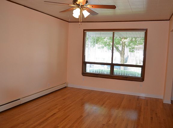 4th image of 4125 N McVicker Ave