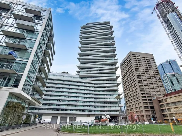 15 Queens Quay E #907, Toronto, ON M5E 0A4