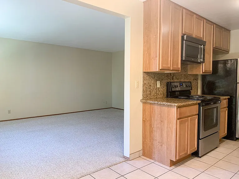 416 Pinehurst Ave — Photo 6