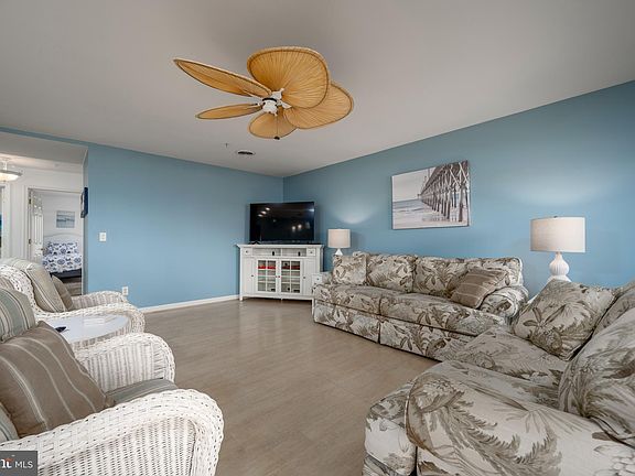 2nd image of 2103 Ocean Dr #D