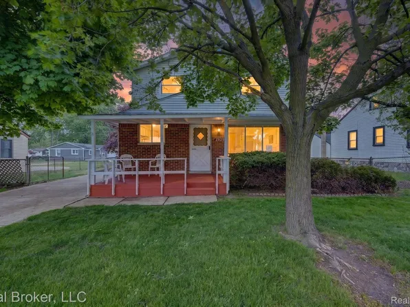 29630 Joy Rd, Livonia, MI 48150