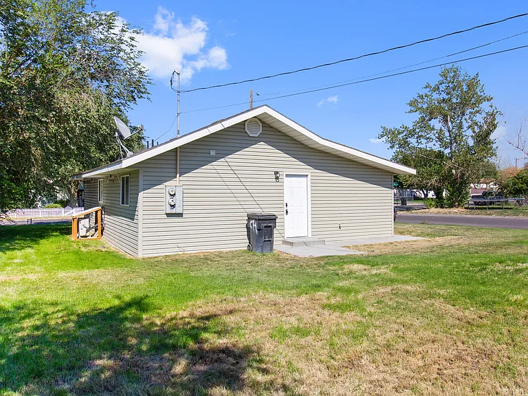 728 Walnut St — Photo 3