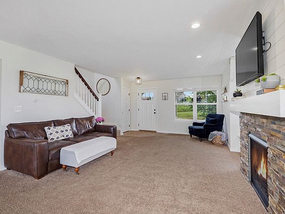 4th image of 2731 Red Bud Dr