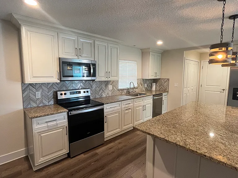 102 Driftwood Ln — Photo 6
