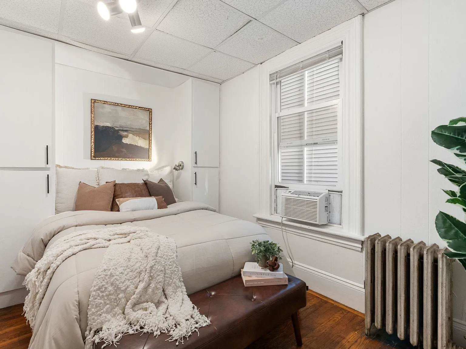 Studio, 1.0 bath, 300 sqft, $1,800 — Photo 2