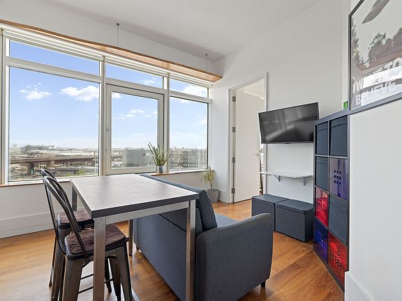 3rd image of 1017 Jackson Ave APT 6D