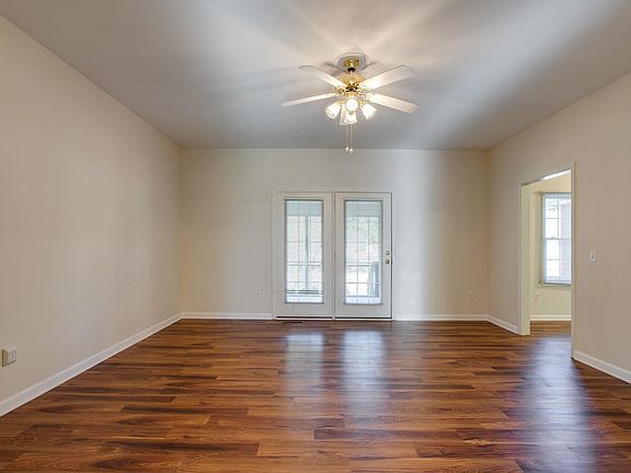 5th image of 112 Favre Cir