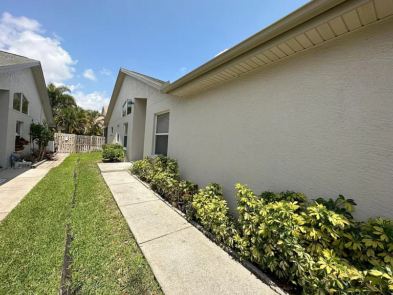 2558 Estancia Blvd — Photo 17