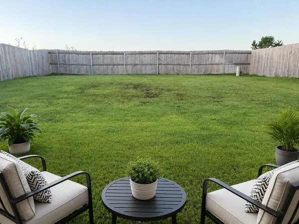 10424 SW 41st St, Mustang, OK 73064