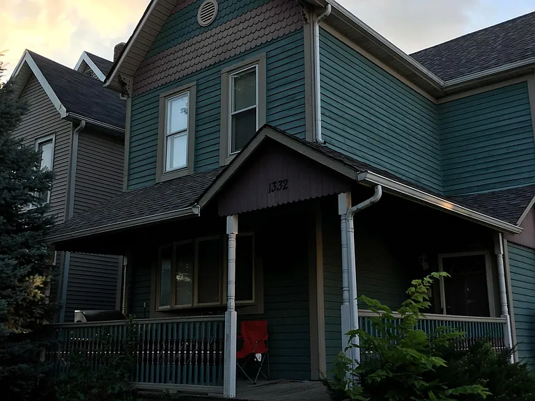 E Ohio St — Photo 16