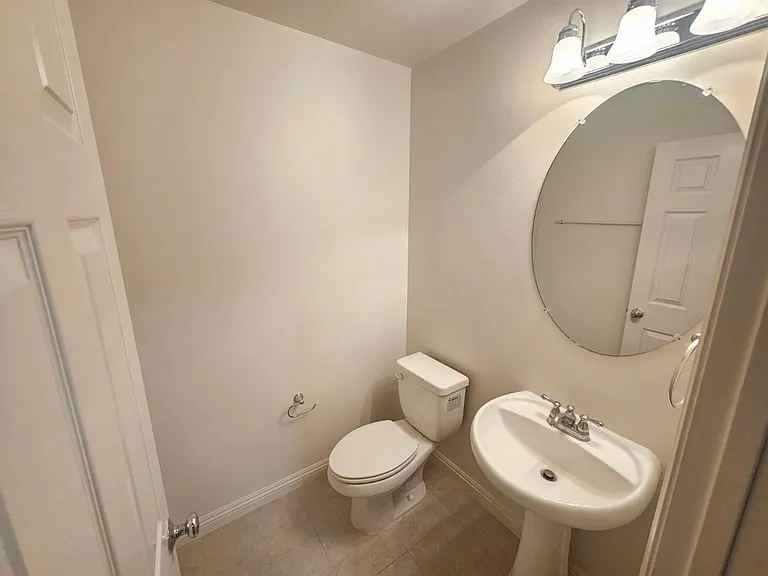 3675 Solana Ct — Photo 8