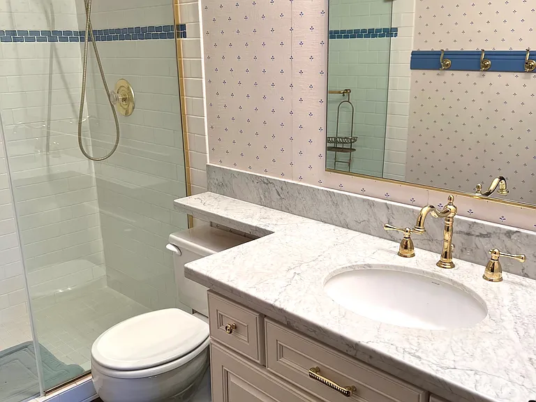 1013 S Cedar St — Photo 14