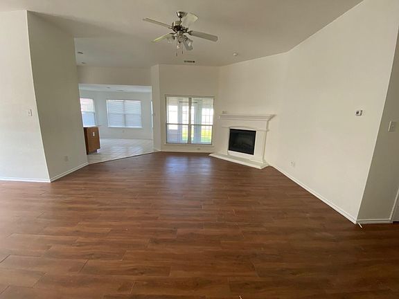 2nd image of 2719 Lake Country Dr