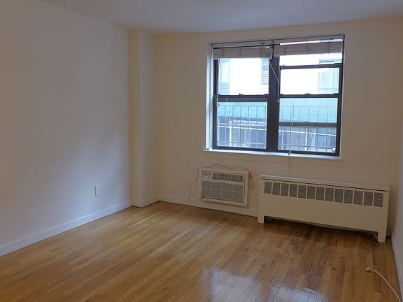 3rd image of 104 E 31st St APT 2C