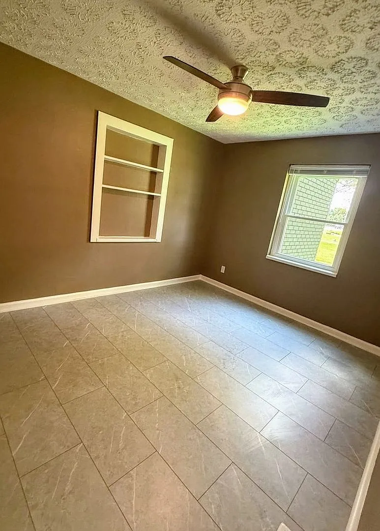 Spacious 6BR House in New Lebanon — Photo 4