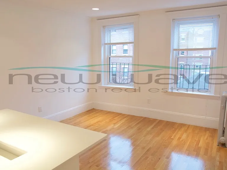 51 Queensberry St #21 — Photo 3