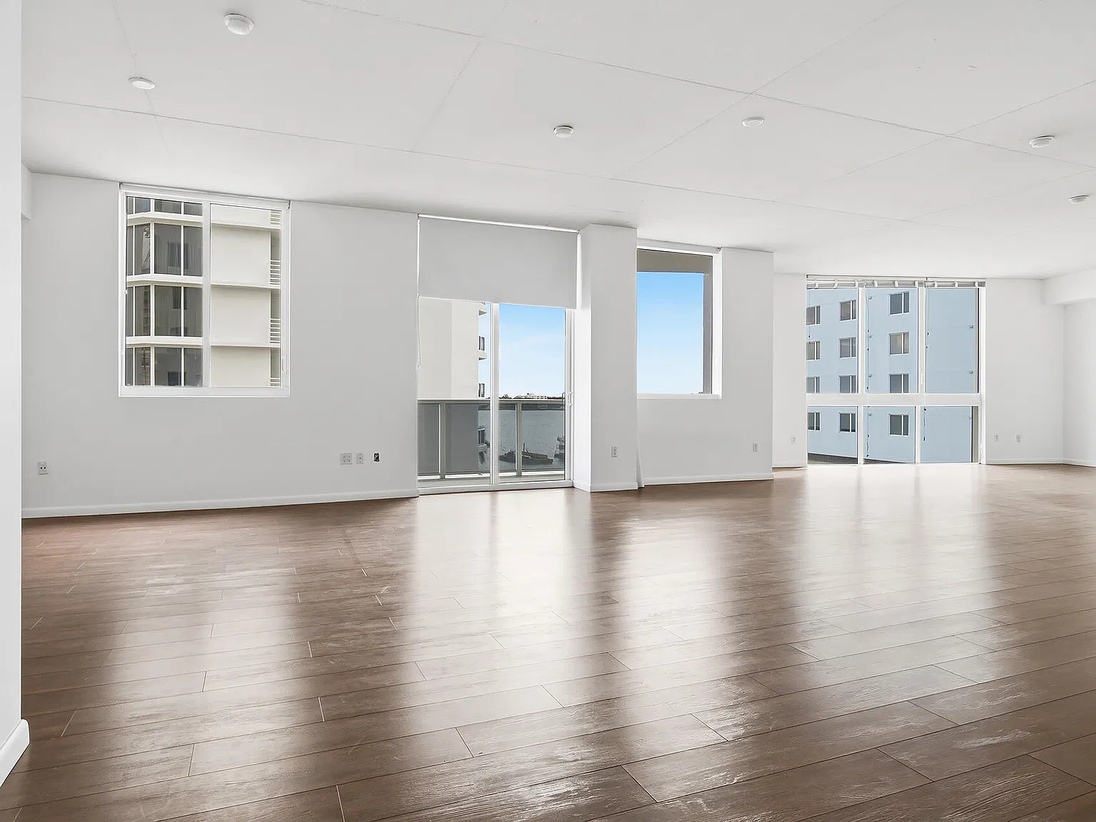 2 bed, 3.0 bath, 2396 sqft, $7,500 — Photo 2