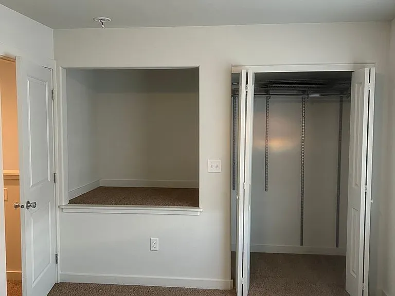 320 F St NE — Photo 5