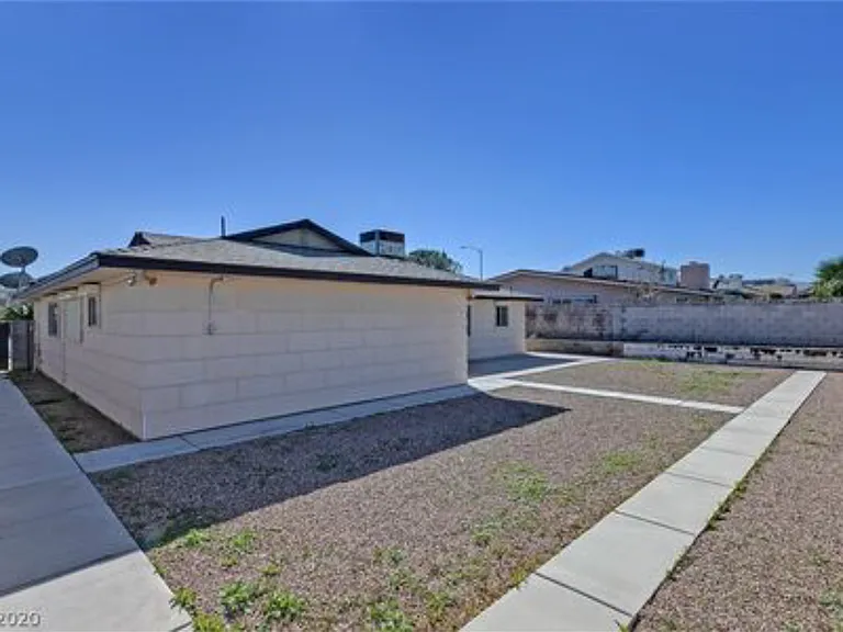 7016 Hurricane Way — Photo 3