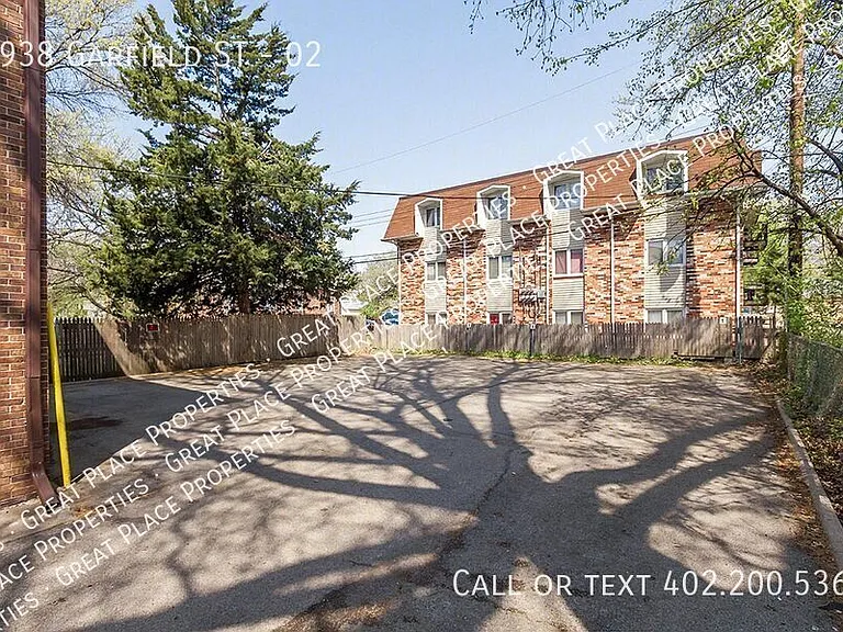 1938 Garfield St #2 — Photo 3