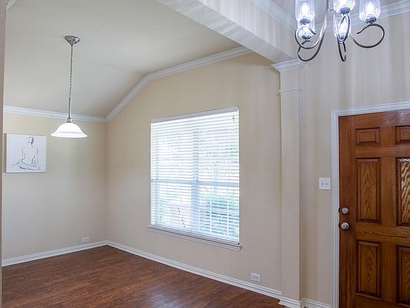4th image of 2113 Highland Dr